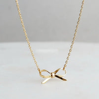 BOW NEECKLACE JOS
