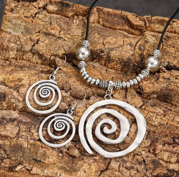 Spiral Necklace Set