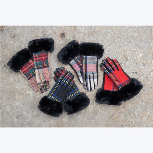 TARTAN PLAID GLOVES